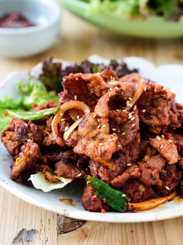Jeyuk Bokkeum (Spicy Pork Bulgogi)
