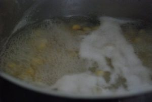 Boiling soybeans