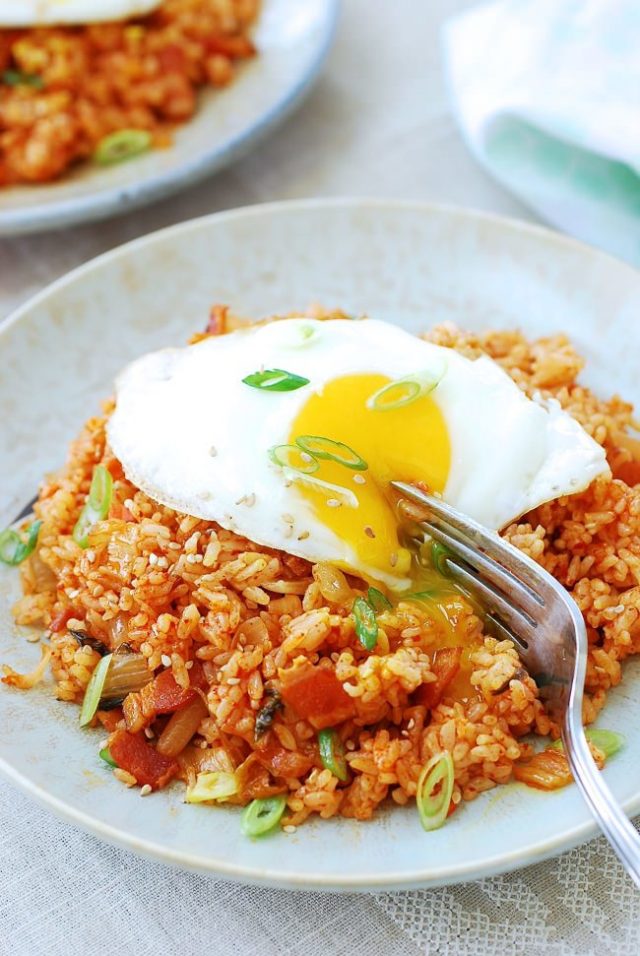 Easy Kimchi Fried Rice Recipe (Kimchi Bokkeumbap)| Korean Bapsang