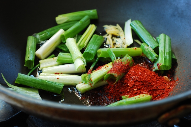 Jjamppong (Korean Spicy Seafood Noodle Soup) - Korean Bapsang