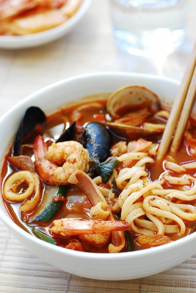 Jjamppong (Korean Spicy Seafood Noodle Soup) Korean Bapsang