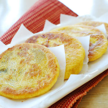 Hotteok (Korean Sweet Stuffed Pancakes)