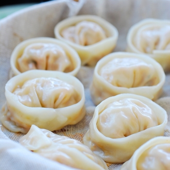 Kimchi mandu (Korean dumplings made with kimchi)