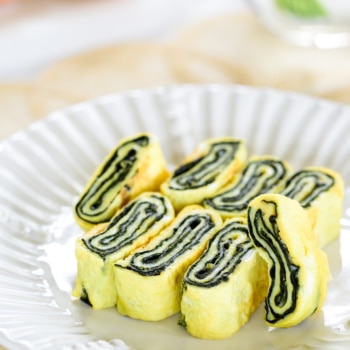 Korean rolled omelette with seaweed sheet