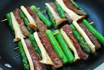 sanjeok recipe 6 - Sanjeok (Skewered Beef with Asparagus and Mushrooms)