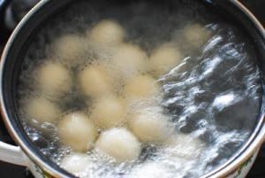 cooking rice balls in water