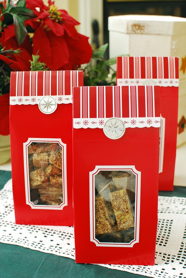 Sesame crunch kkae gangjeong (sesame crunch)