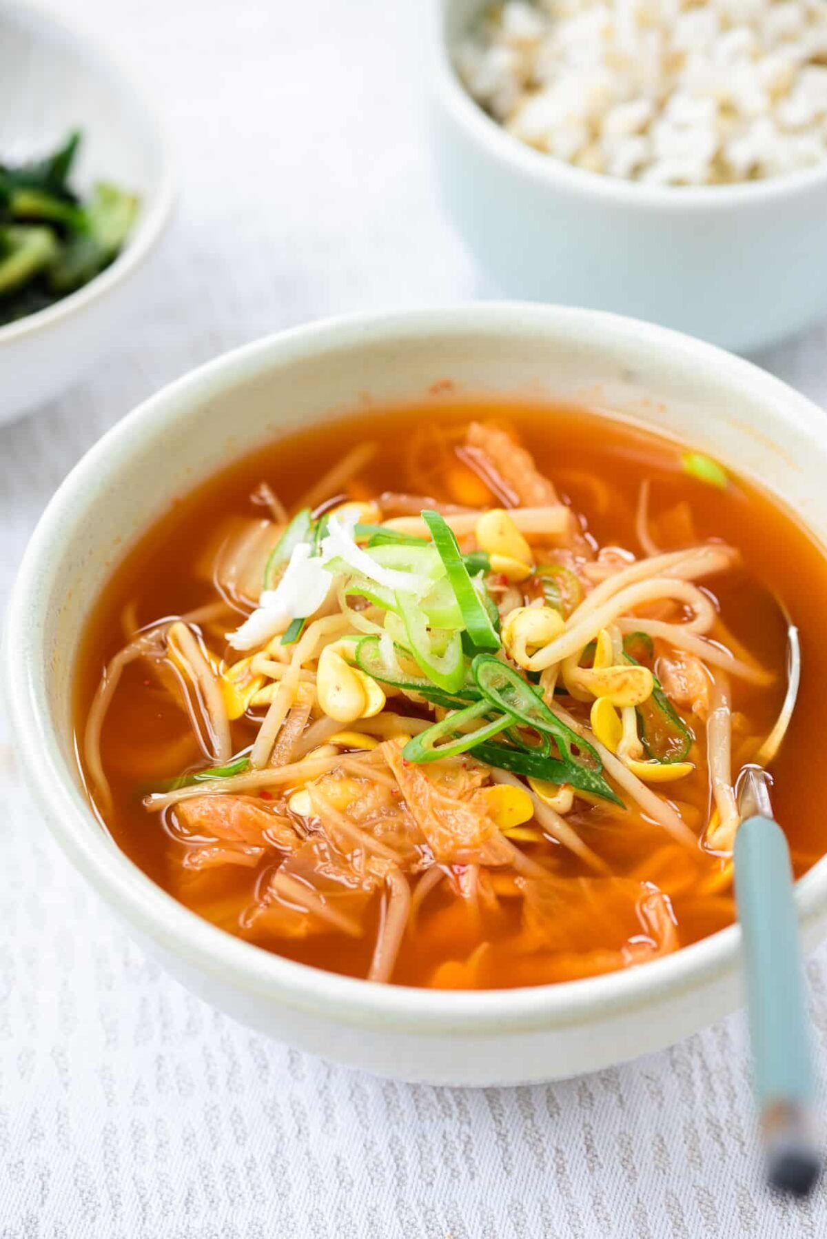 DSC7062 e1665716106416 - Kimchi Kongnamul Guk (Soybean Sprout Soup)