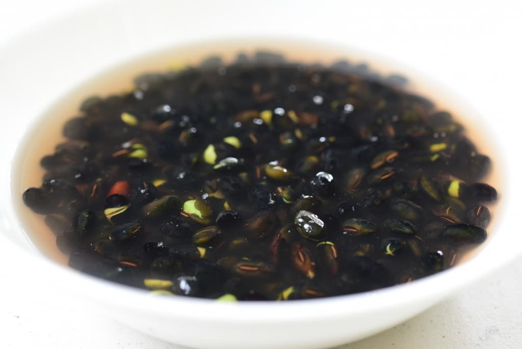 Kongjang (Soy Braised Soybeans) Korean Bapsang