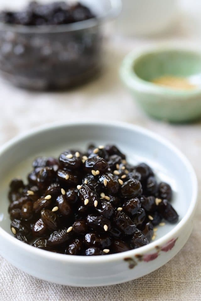 Kongjang (Soy Braised Soybeans) Korean Bapsang