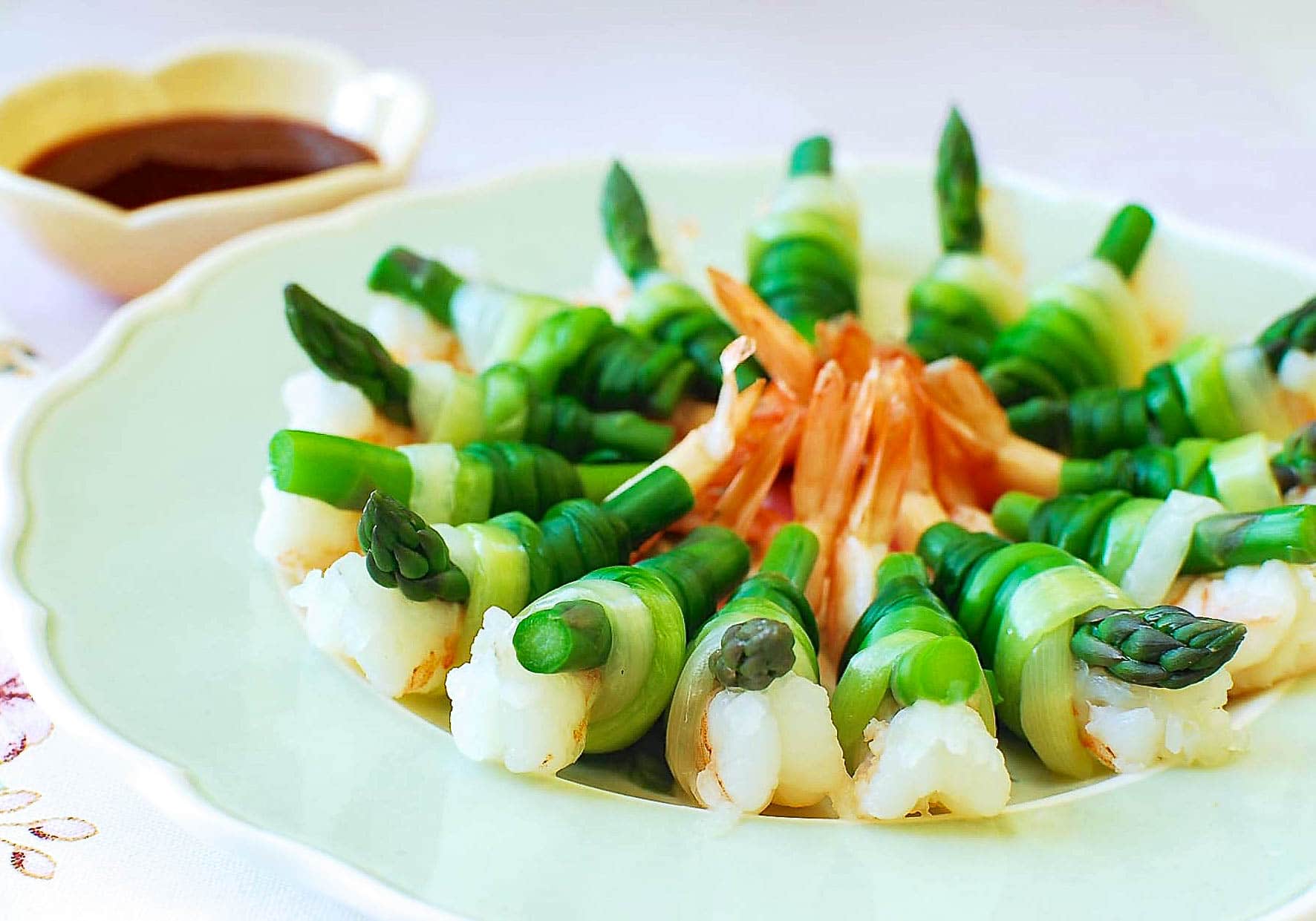 DSC 0960 - Saewu Ganghwe (Green Onion Tied Shrimp and Asparagus)
