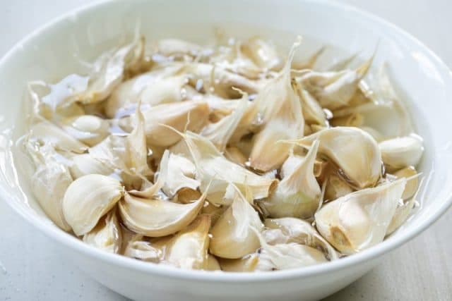 DSC2498 e1610771704980 640x427 - Pickled Garlic (Maneul Jangajji)