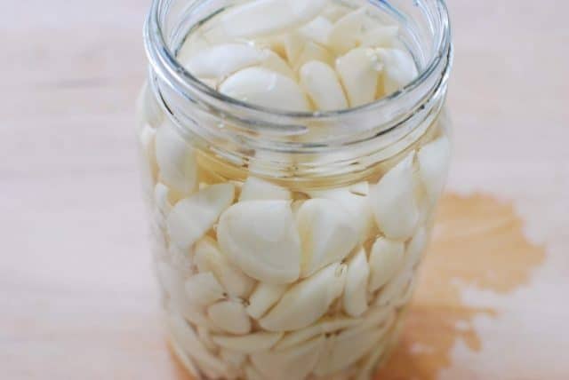 DSC 1187 e1558484669452 640x428 - Pickled Garlic (Maneul Jangajji)