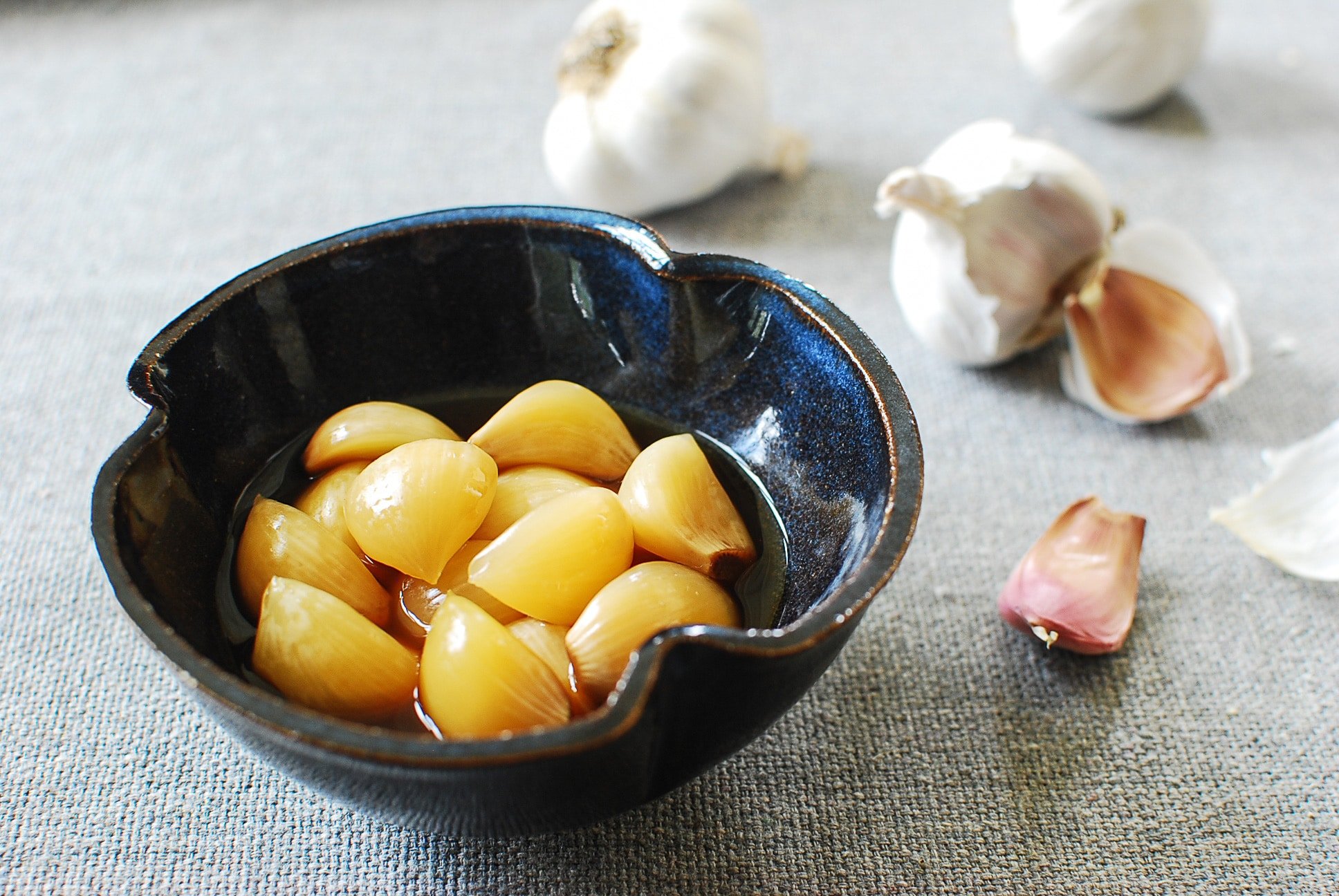 Pickled Garlic (Maneul Jangajji) - Korean Bapsang