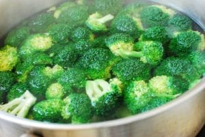 Blanching broccolli