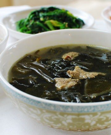 Miyeok guk (Seaweed soup) with beef