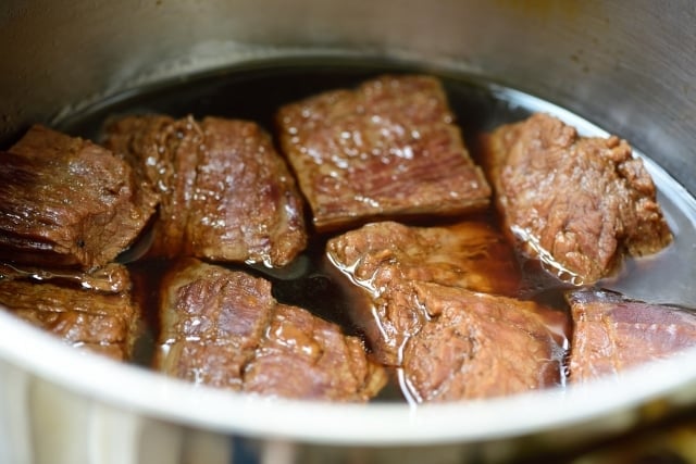 DSC3777 640x427 - Jangjorim (Soy Braised Beef)