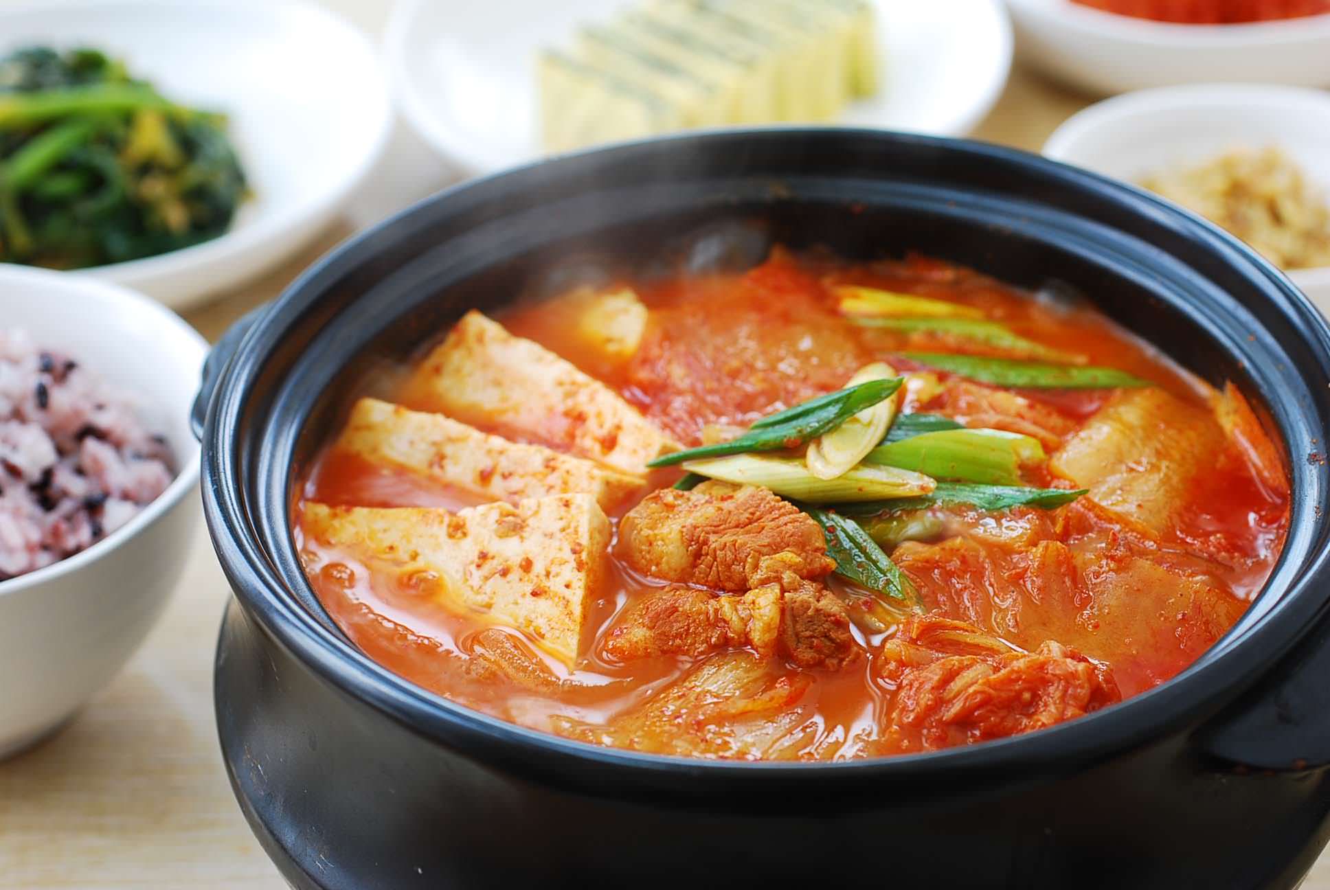 Kimchi JJigae (Kimchi Stew) - Korean Bapsang