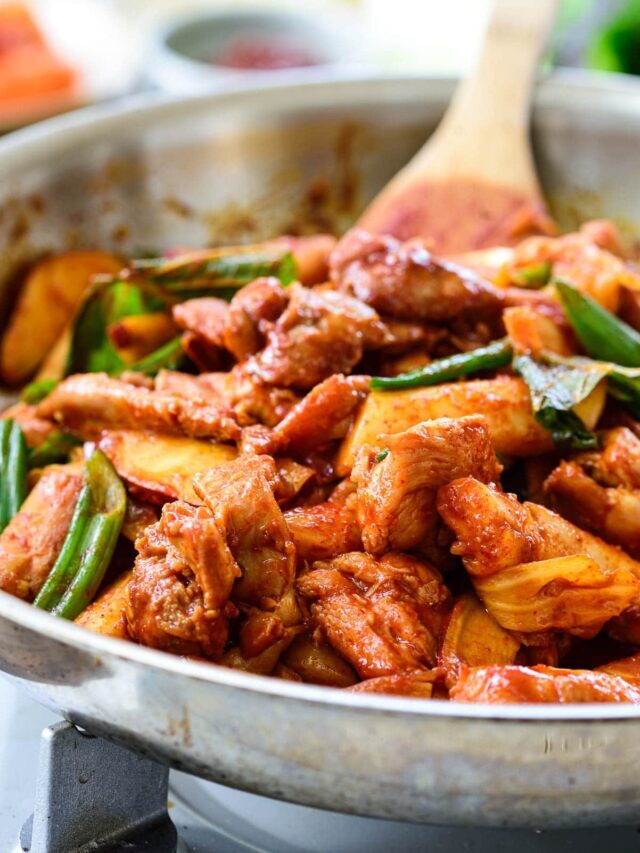 Stir-fried Spicy Chicken Dakgalbi
