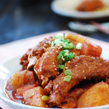 Slow cooker Korean spicy pork ribs