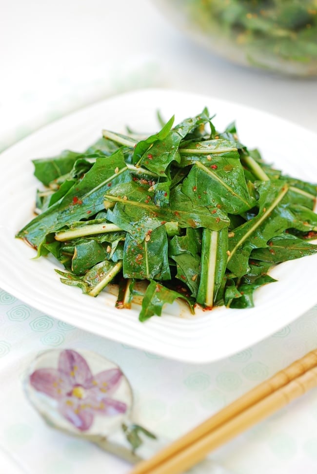 DSC 0740 e1425911644472 - Dandelion Salad (Mindeulle Muchim)