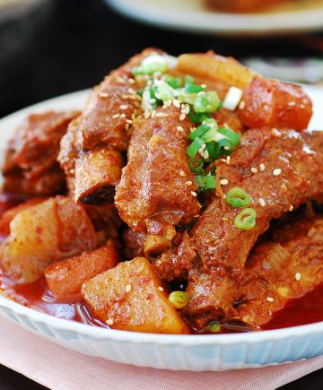 Slow cooker Korean spicy pork ribs