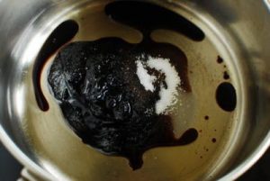 Stir frying black bean paste