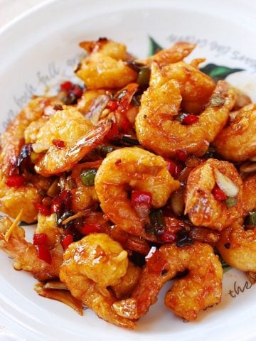 Kkanpung Shrimp (Sweet and Spicy Shrimp)