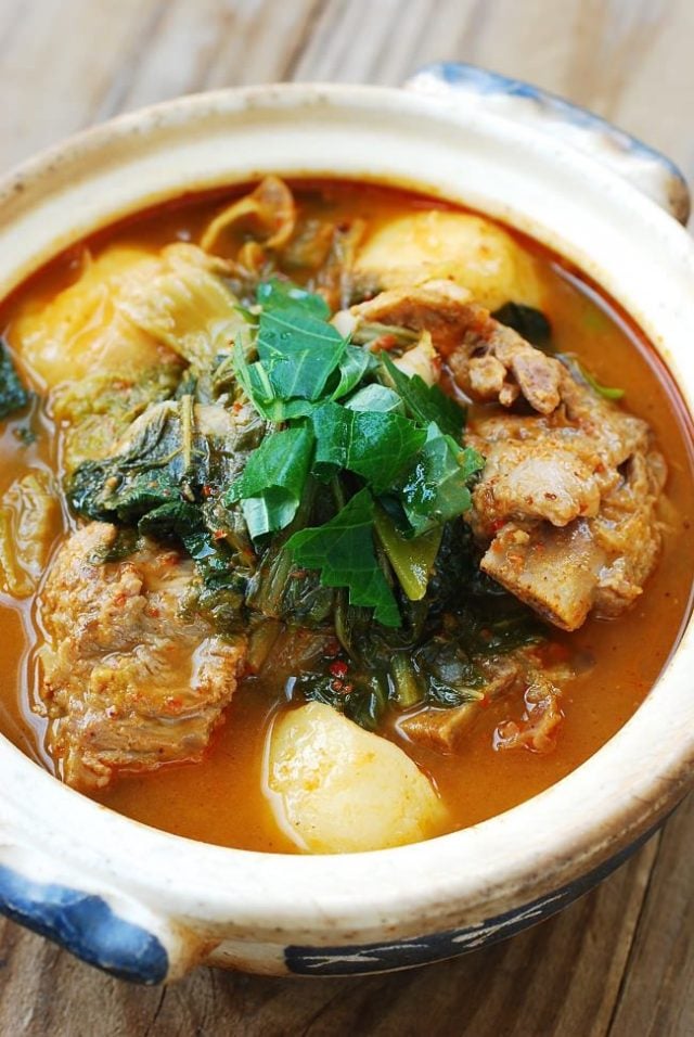 Gamjatang (Spicy Pork Bone Stew) Korean Bapsang