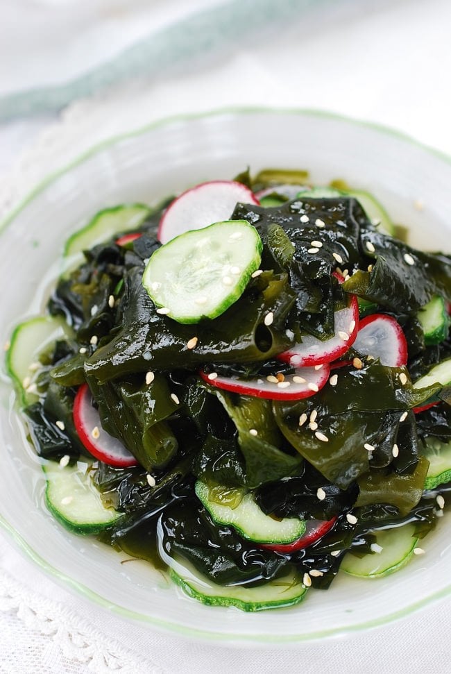 DSC 0937 e1464749752473 - Miyeok Muchim (Seaweed Salad)