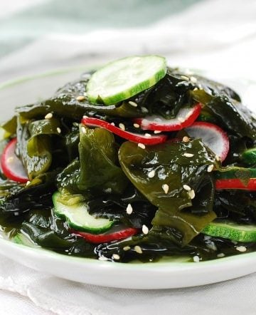 Miyeok muchim (seaweed salad)
