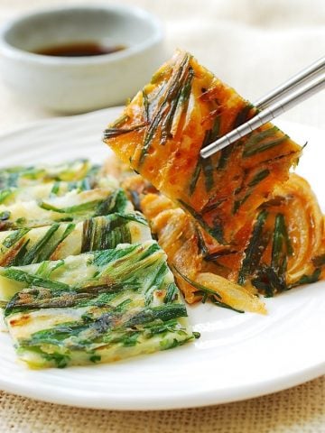 Buchujeon (Korean garlic chive pancakes)