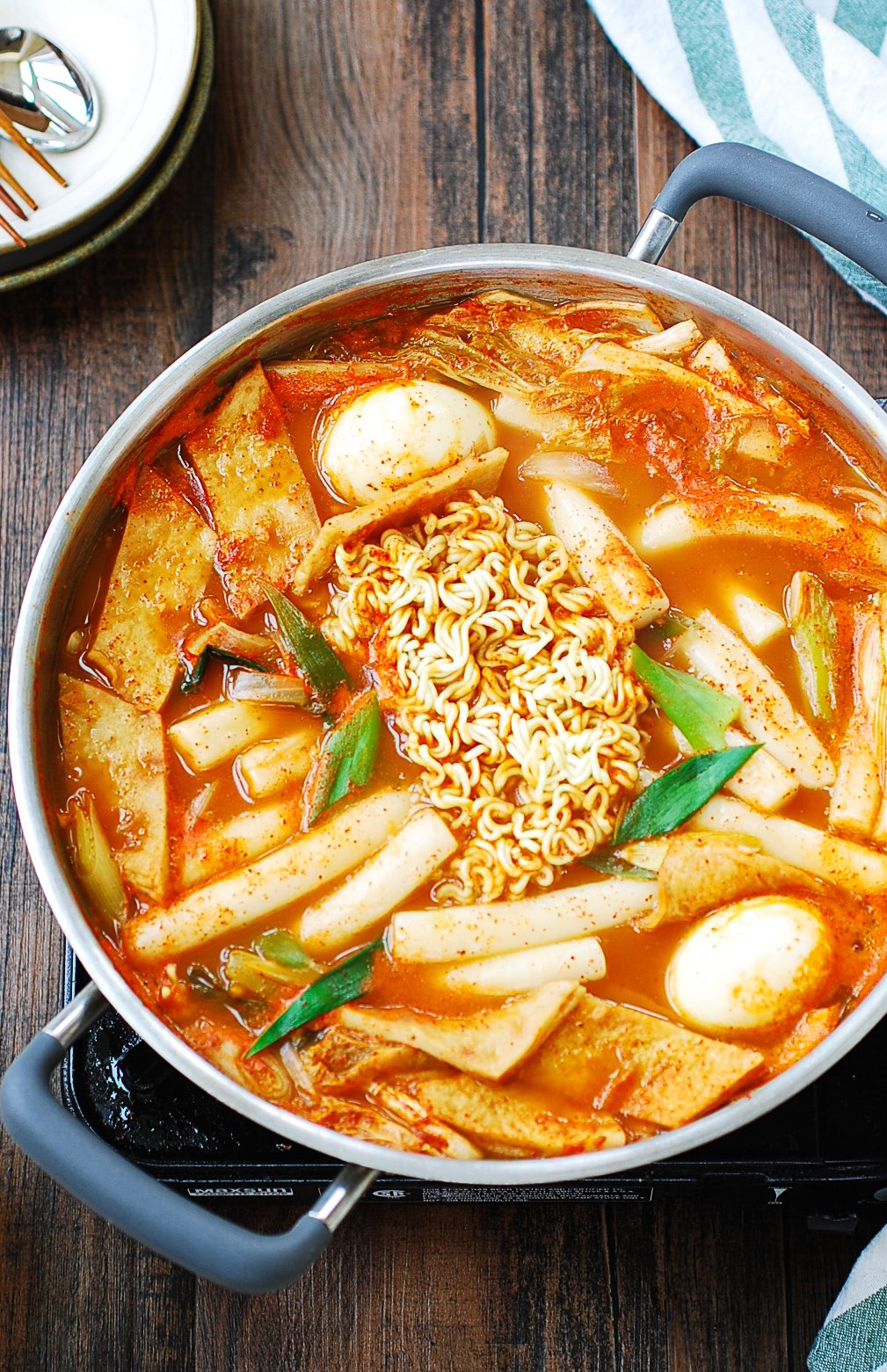 Soupy Tteokbokki (Spicy Braised Rice Cake) - Korean Bapsang