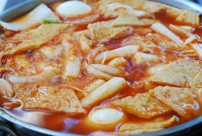 DSC 1823 1 e1485749126121 - Soupy Tteokbokki (Spicy Braised Rice Cake)