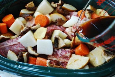 Slow cooker braised short ribs
