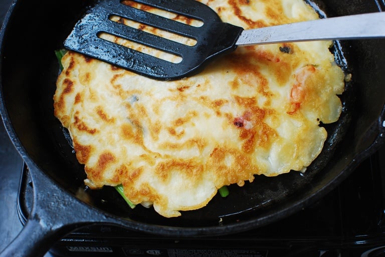 DSC 0057 768x514 - Haemul Pajeon (Seafood Scallion Pancake)