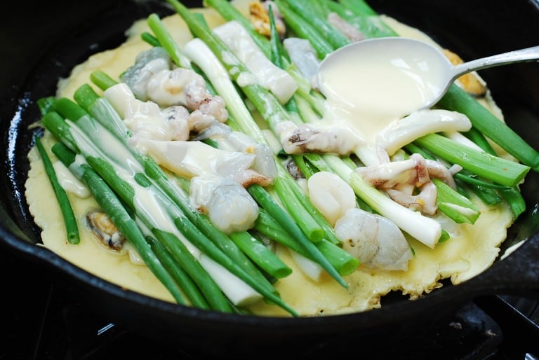 DSC 1791 768x514 - Haemul Pajeon (Seafood Scallion Pancake)