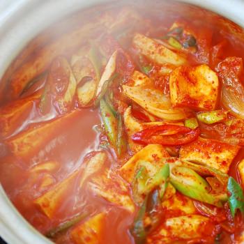 Spicy braised tofu (dubu jorim)