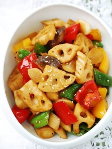 Stir-fried lotus root with peppers and mushrooms