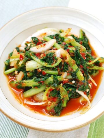 Yeolmu kimchi (young summer radish kimchi)