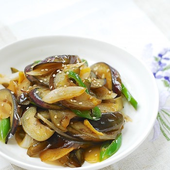 Gaji Bokkeum (Stir-fried eggplant)