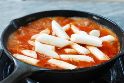 Seafood cheese tteokbokki (spicy rice cake)