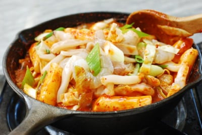 Seafood cheese tteokbokki (spicy rice cake)