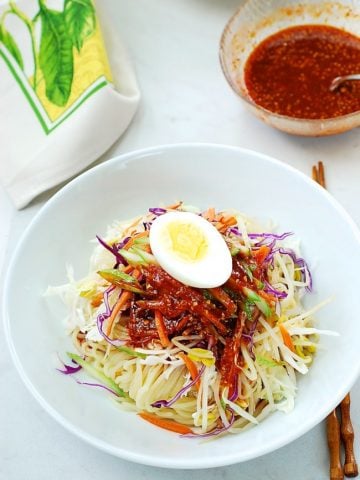 Jjolmyeon (Spicy Chewy Noodles)