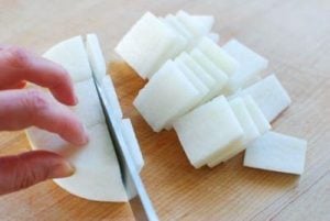 Mu guk (Radish soup)