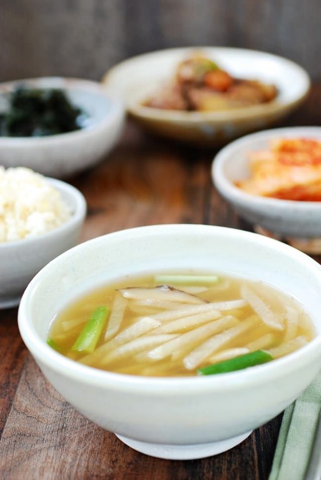 Mu Doenjang Guk (Soybean Paste Radish Soup) Korean Bapsang