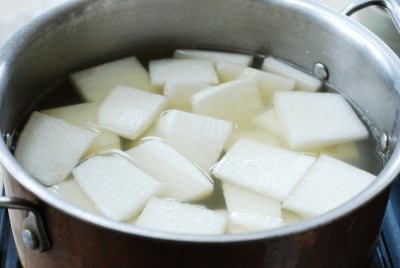 Eomuk guk (fish cake soup)