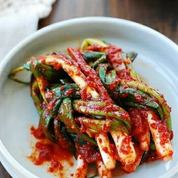 Pa Kimchi (Green Onion Kimchi)