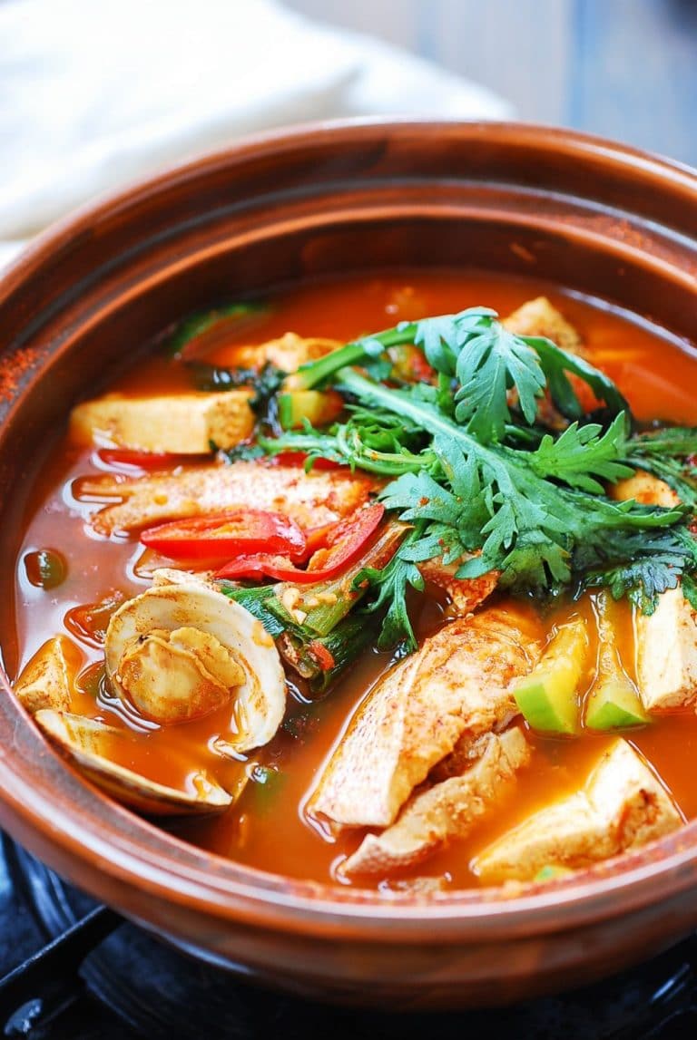 Domi Maeuntang (Spicy Fish Stew with Red Snapper) - Korean Bapsang