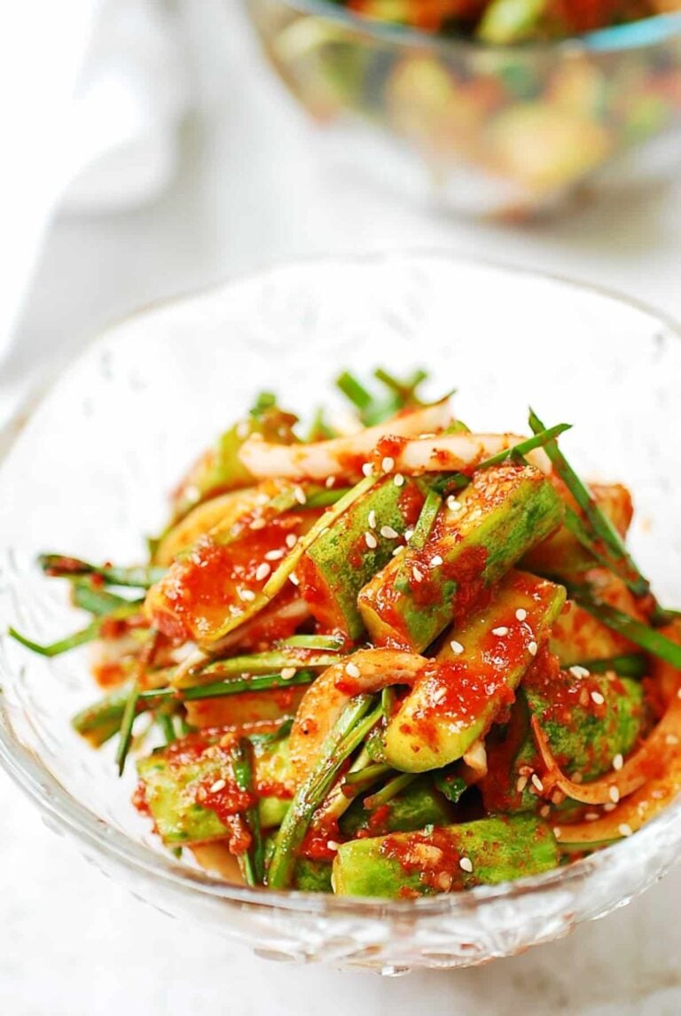 Cucumber kimchi (oi kimchi) Cucumber kimchi in a glass bowl